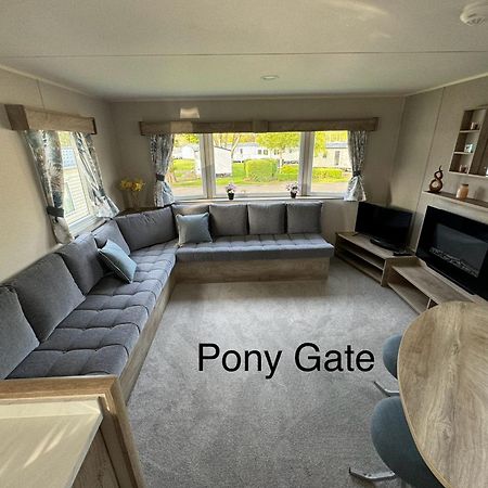 Pony Gate Caravan On Haggerstone Castle West Lawn Berwick Upon Tweed Exteriör bild